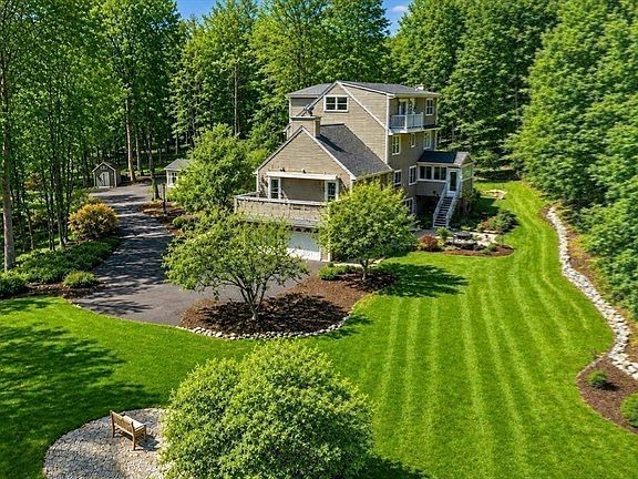 4th image of 19 Pheasant Ln