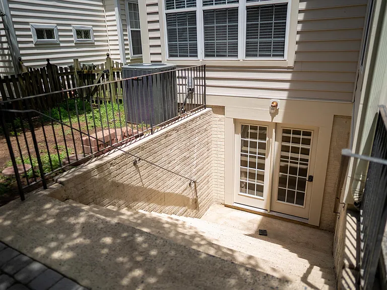 14741 Dogwood Park Ln — Photo 44