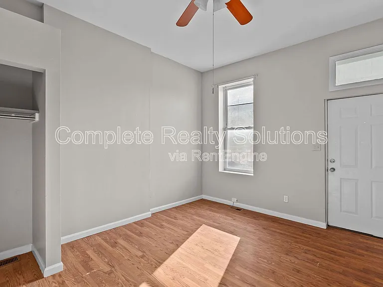 3021 Iowa Ave #1F — Photo 4