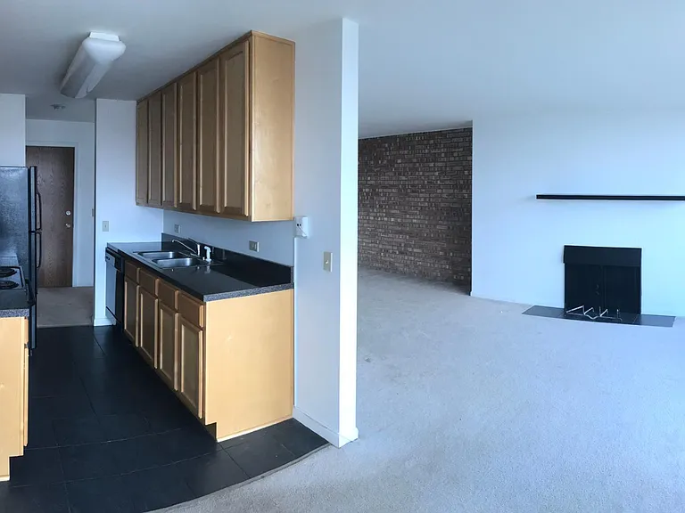 5950 Oakwood Dr — Photo 3