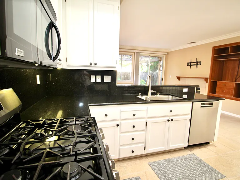15512 Oceanside Way — Photo 15