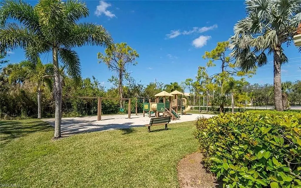 2 bed, 2.0 bath, 1000 sqft, $1,600 — Photo 4