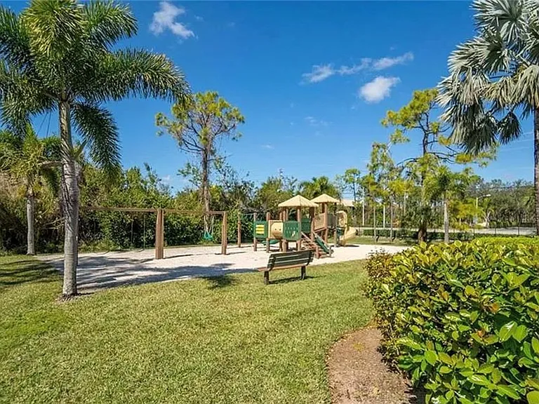 8255 Ibis Club Dr #504 — Photo 4