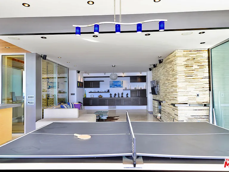 24826 Malibu Rd — Photo 32