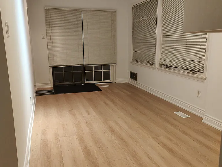 85 Shaughnessy Blvd #WHOLE HOUSE — Photo 3