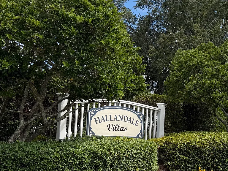 1835 Hallandale Ln — Photo 20