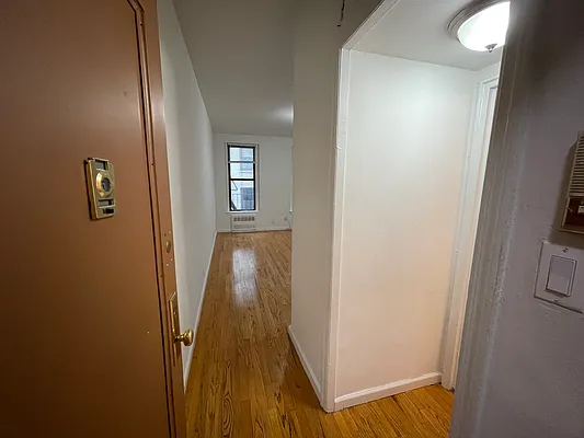 Rented by R New York | media 12