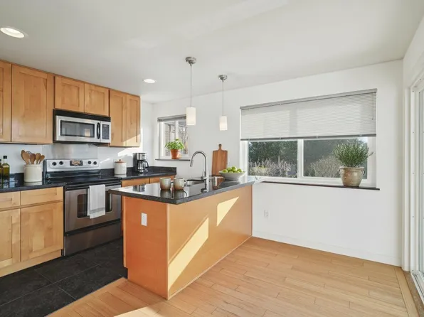 Alaska 45, 4546 45th Ave SW APT 5, Seattle, WA 98116