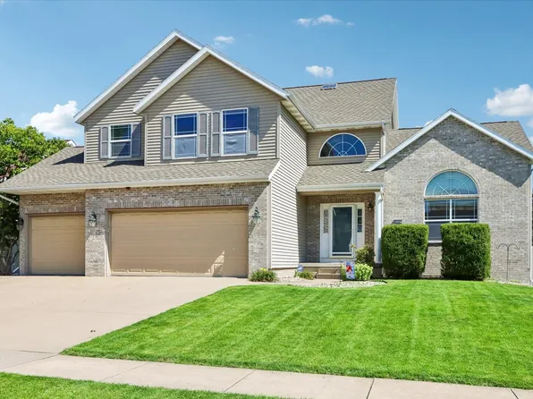 4200 Creekview Dr, Marion, IA 52302