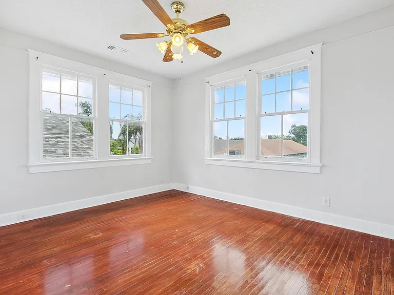 2217 Jefferson Ave — Photo 7