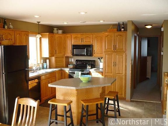 5th image of 1003 Strawberry Ct