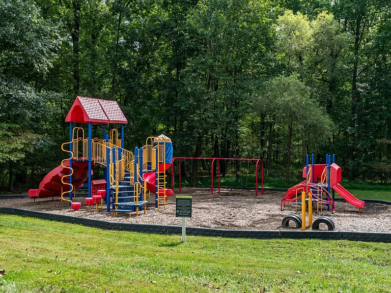 Park at Winterset — Photo 18