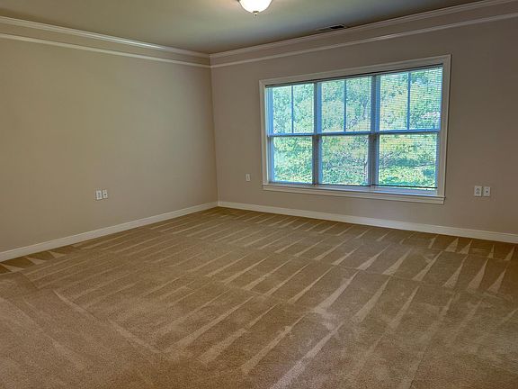 4th image of 211 University Pkwy #6