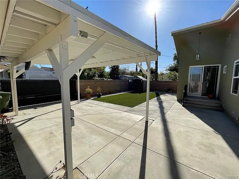 17358 Martha St — Photo 14