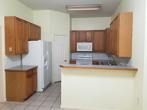 3rd image of 101 Hill Dr