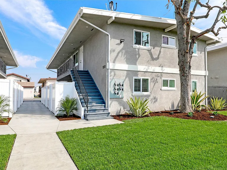 Pacific West Villas — Photo 12