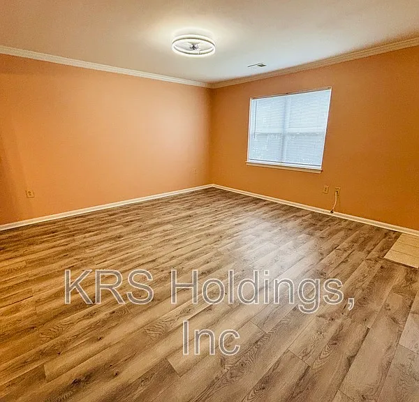 1235 Thomas Jefferson Pl — Photo 6