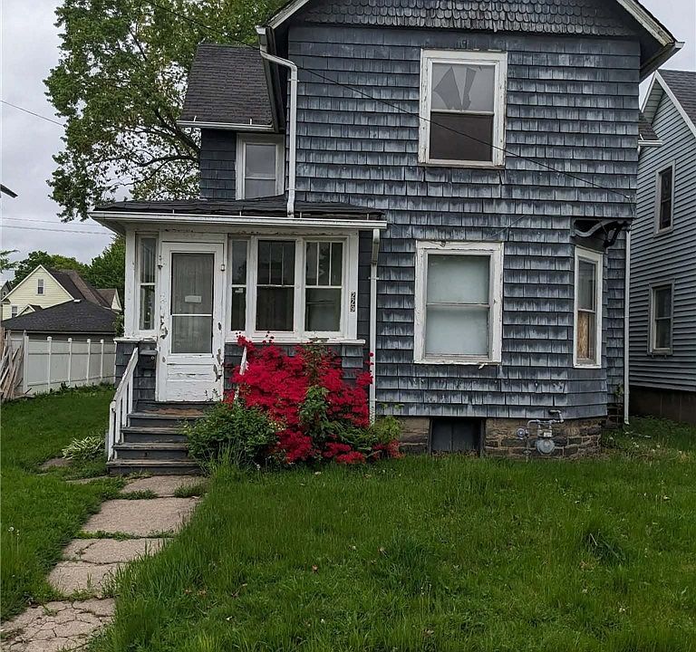 1st image of 229 Decatur St