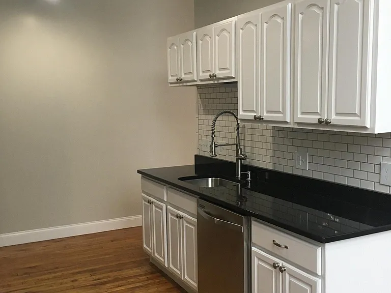 390 Charles St #313 — Photo 3