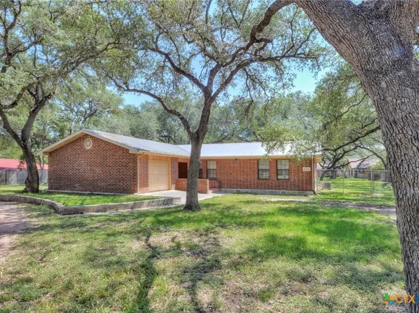 610 Rainbow Rdg, Canyon Lake, TX 78133