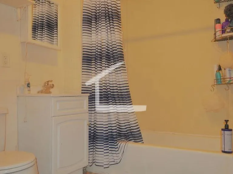 204 Harvard Ave #3 — Photo 8