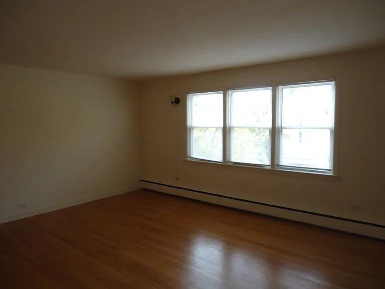 7015 N Washtenaw Ave #2 — Photo 2