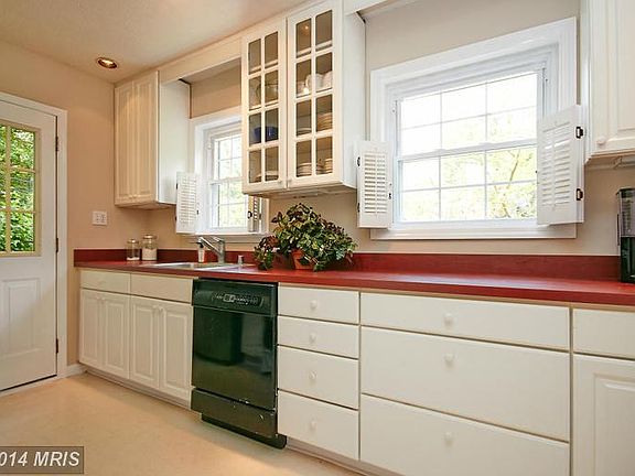 5th image of 6425 Eppard St