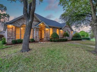 2613 Briargrove Dr, Hurst, TX 76054