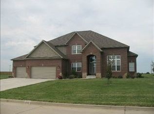 20072 Murray Hill Rd, Bloomington, IL 61704