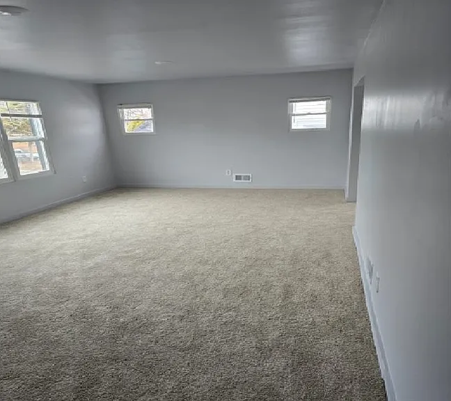 15756 Ohio St — Photo 15