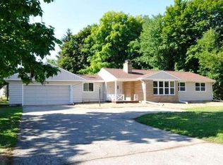 621 S Concord Rd, Oconomowoc, WI 53066