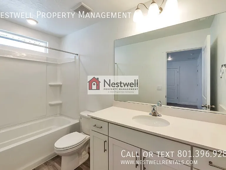 533 N Helmsman Ln — Photo 11