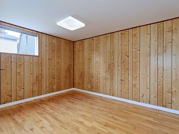 Basement Bed room