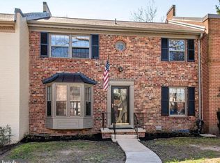 5940 Queenston St, Springfield, VA 22152
