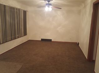 933 Champaign Rd, Lincoln Park, MI 48146