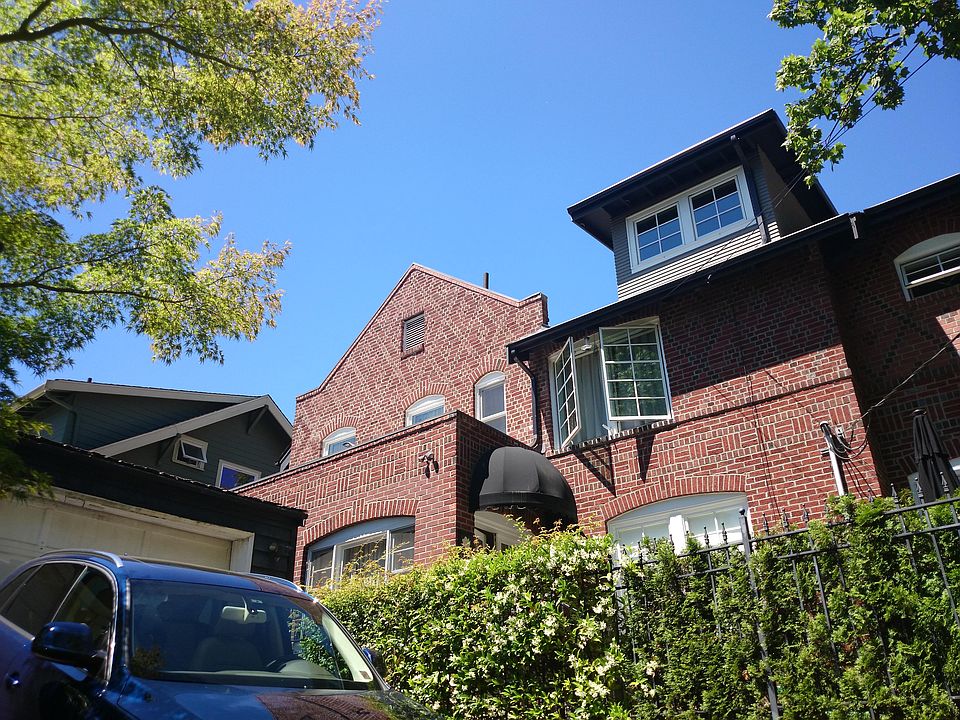 2nd image of 1223 E Aloha St