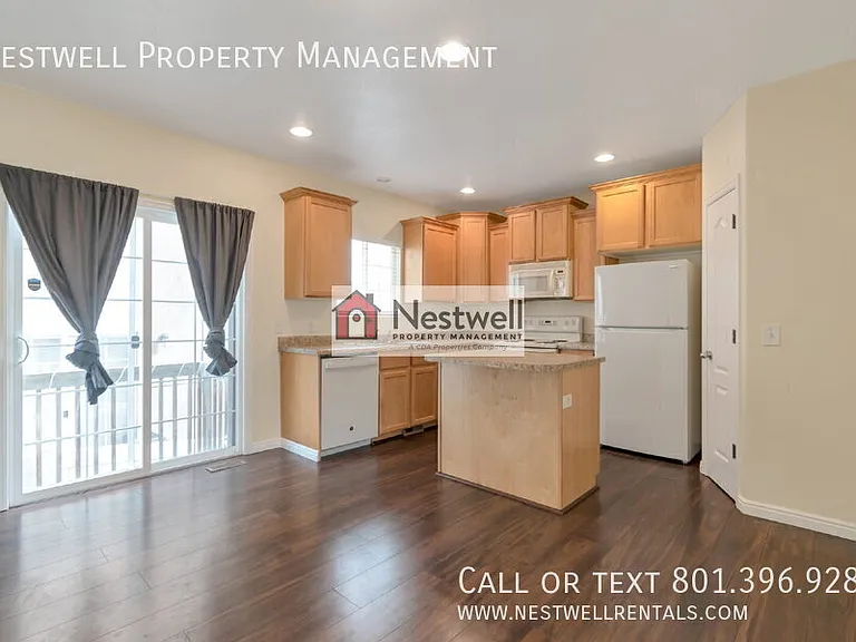 6838 W Grevillea Ln — Photo 6