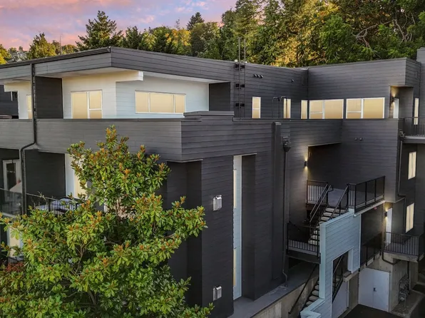 606 S Nevada St Unit C, Portland, OR 97219