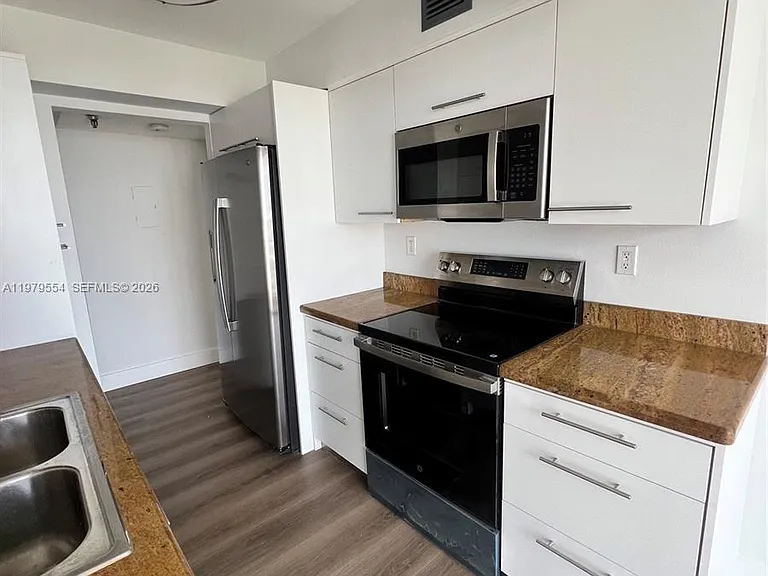 290 174th St #1611 — Photo 7