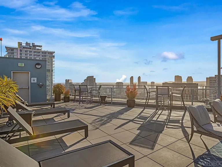 1080 Park Blvd #809 — Photo 37