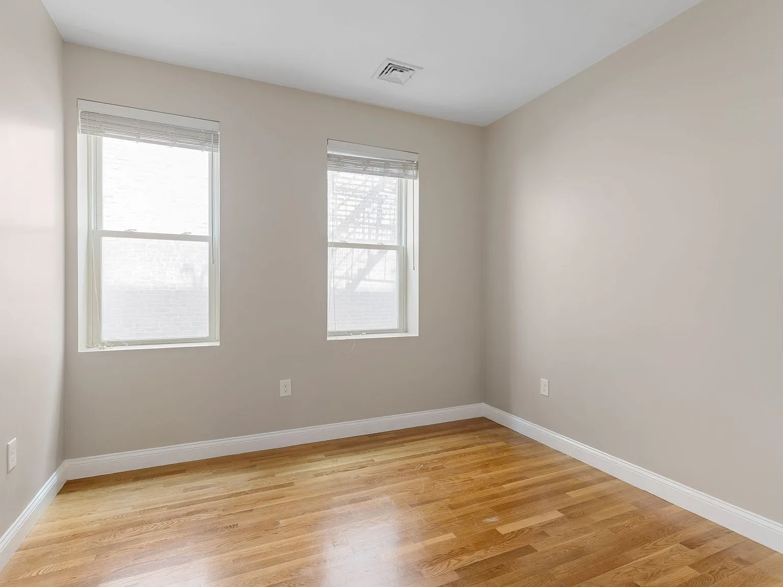 1 bed, 1.0 bath, 400 sqft, $2,200 — Photo 3