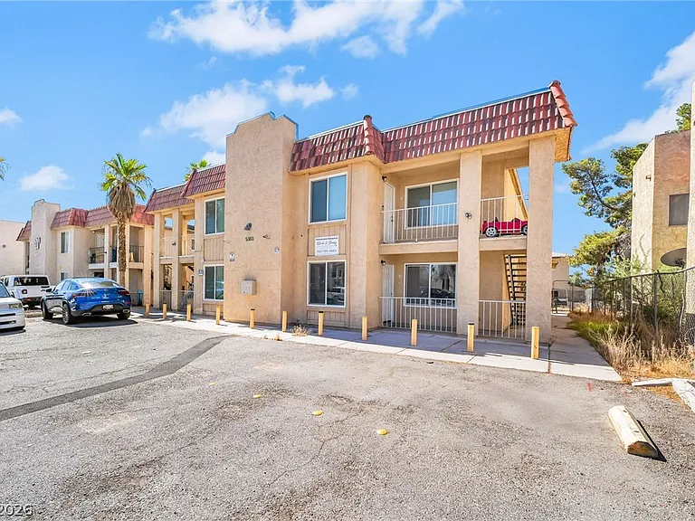 5303 Del Gado Dr #B — Photo 1