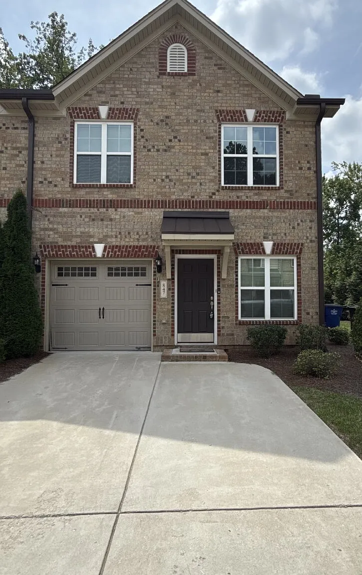 3 bed, 2.5 bath, $2,195 — Photo 1