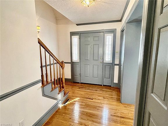 5th image of 111 Ridgewood Ln