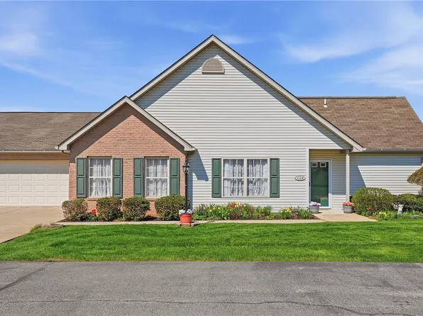 1064 Timberwood Dr, Beaver Falls, PA 15010