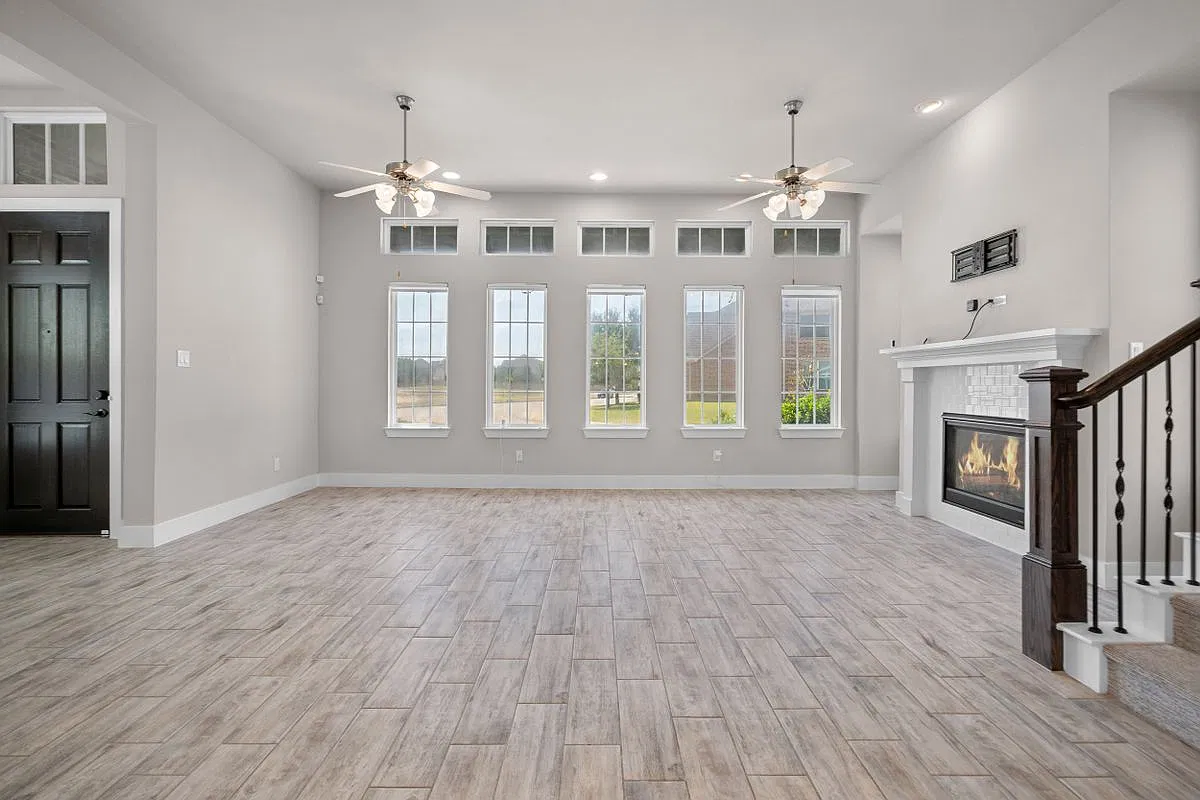 4 bed, 4.0 bath, 3091 sqft, $4,200 — Photo 2