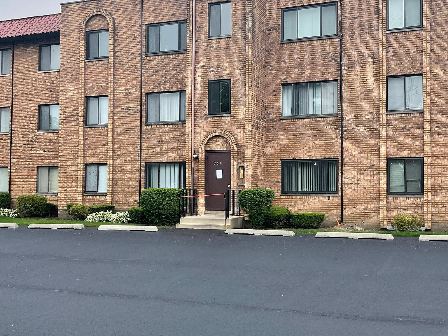 251 E Rimini Ct — Photo 2