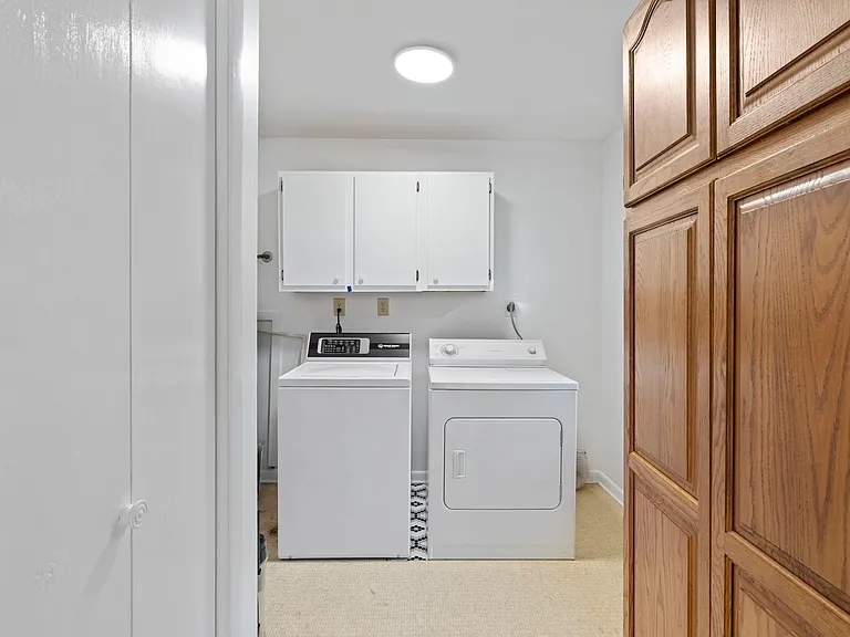 2219 Euclid Rd NW — Photo 5