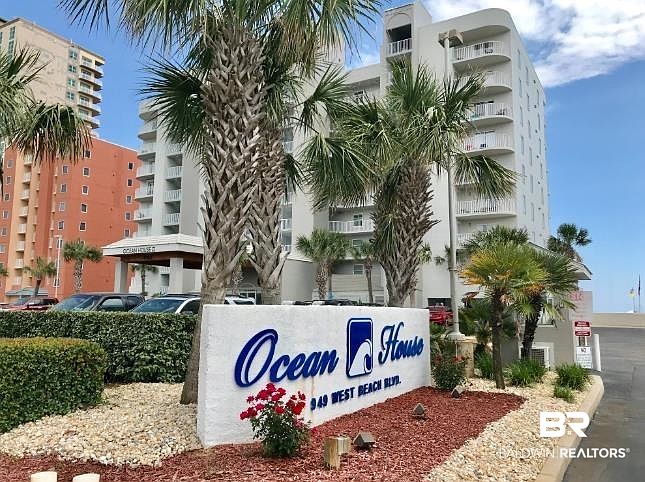 1st image of 957 W Beach Blvd