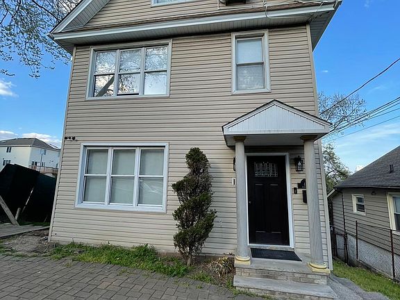 2nd image of 450 Home Ave #1